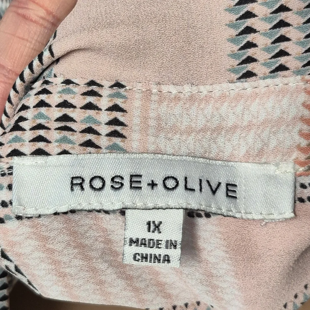 Rose +‎ Olive Sleeveless Light Pink Black Pattern Flowy Button Down Top Plus 1X